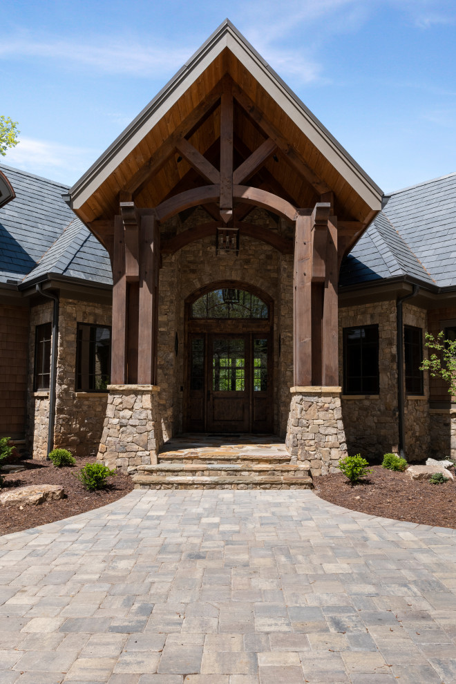 Home design - transitional home design idea