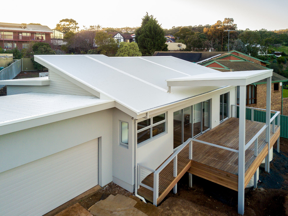 Large contemporary deck in Adelaide.
