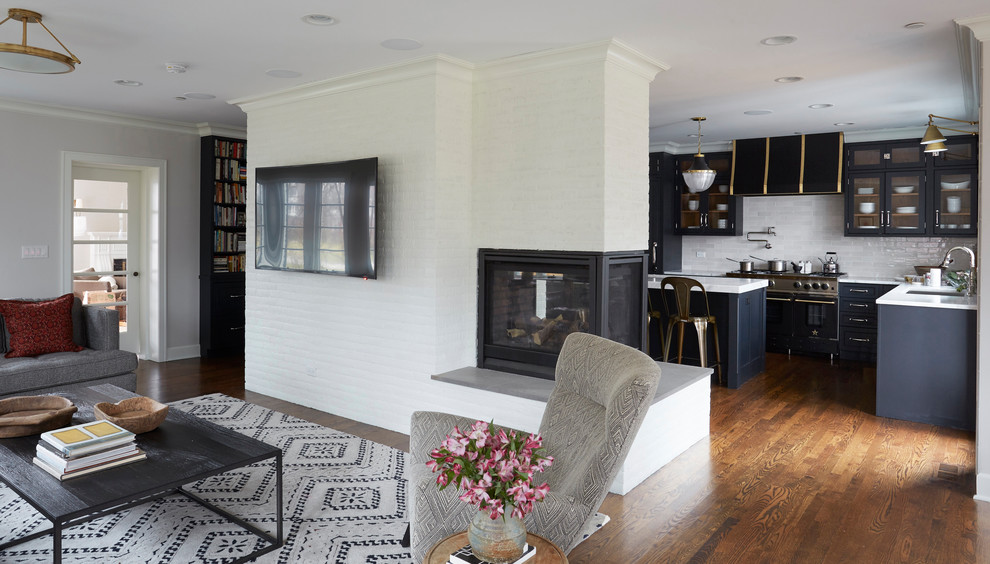 Transitional home design photo in Chicago