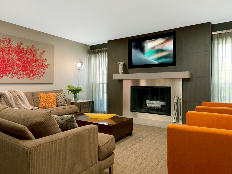 Photo of a contemporary family room in St Louis.