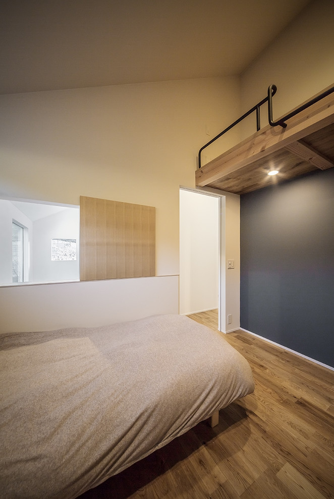 Contemporary bedroom in Kobe.