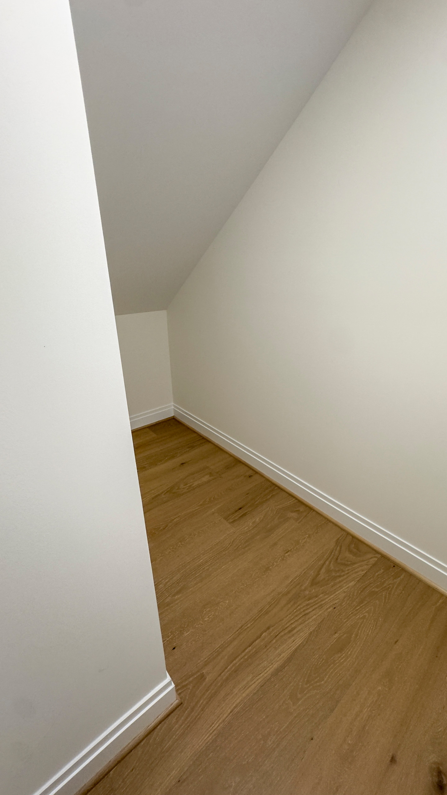 144_Attractive Transitional Staircase in Impressive Modern Home, Vienna VA 22180