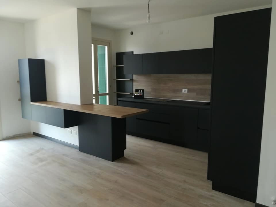 Realizzazione cucina con annessa penisola
