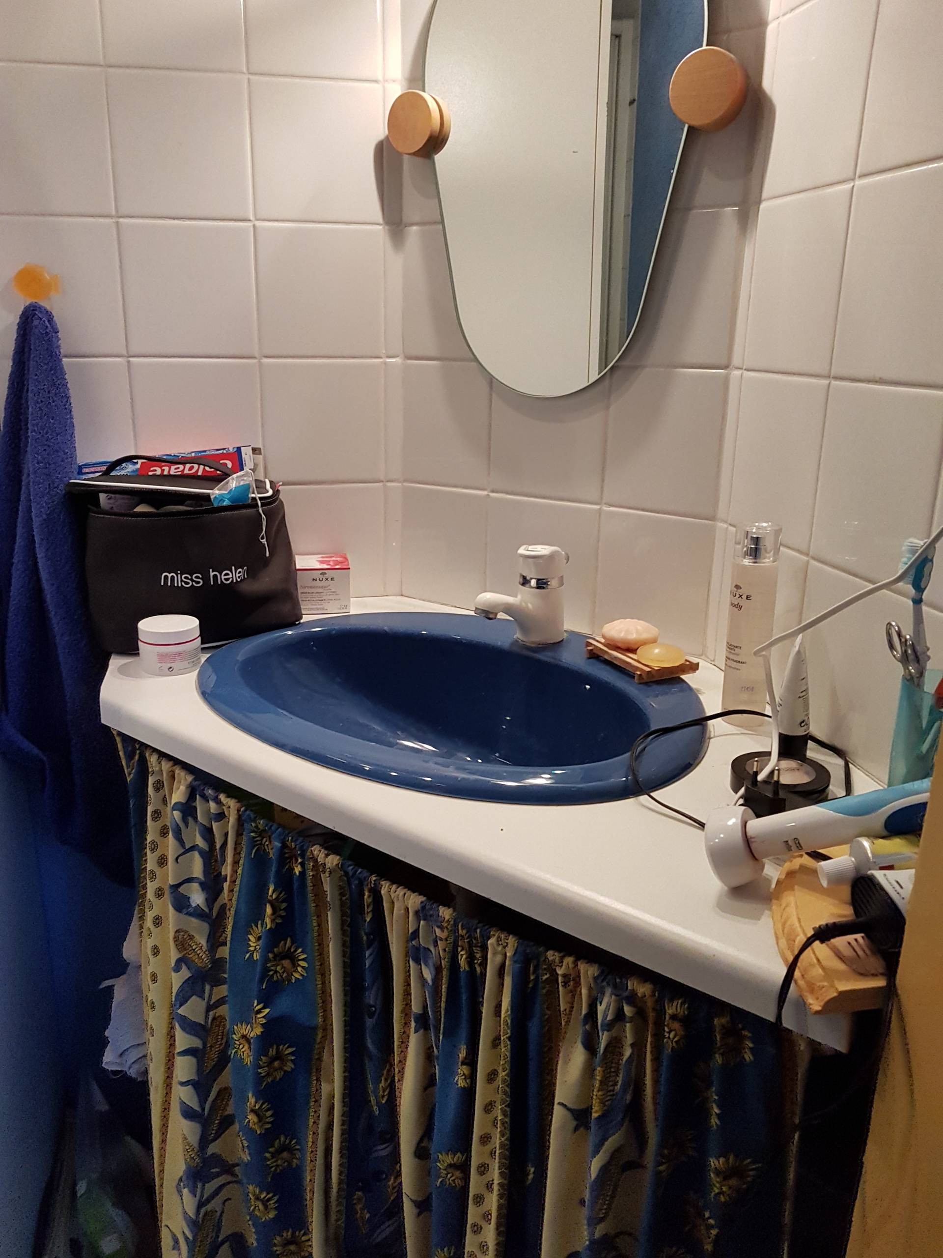 AVANT/ Salle de bain avec 1 meuble vasque