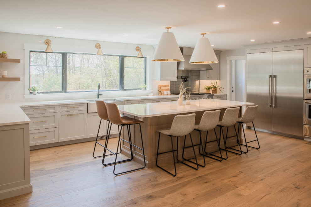 Kitchen - transitional kitchen idea in Boston
