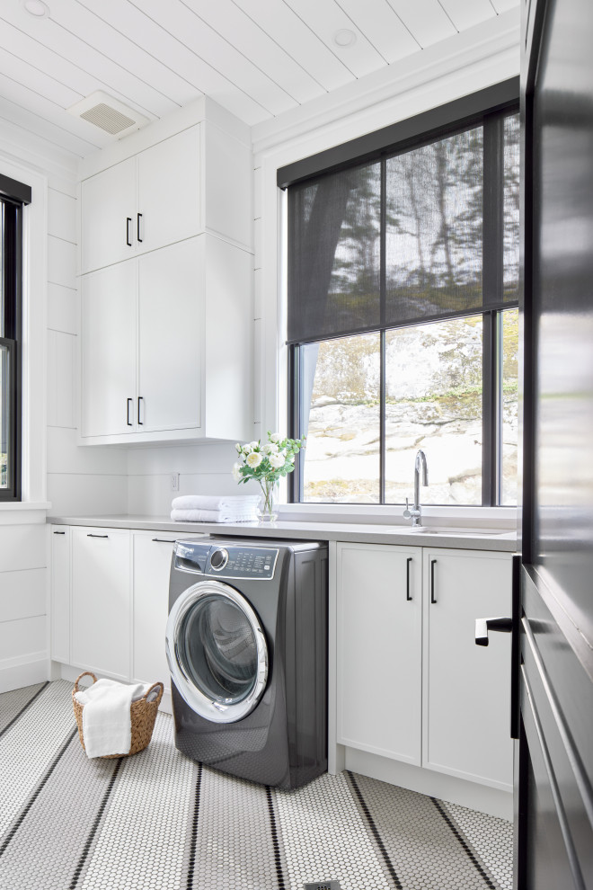 Inspiration for a transitional laundry room remodel in Toronto