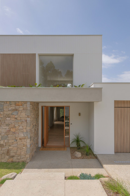 Peregian Beach House contemporary-entre