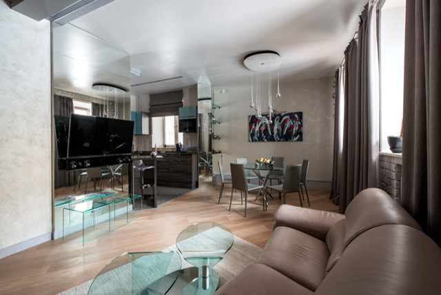 Серая зеркальная квартира