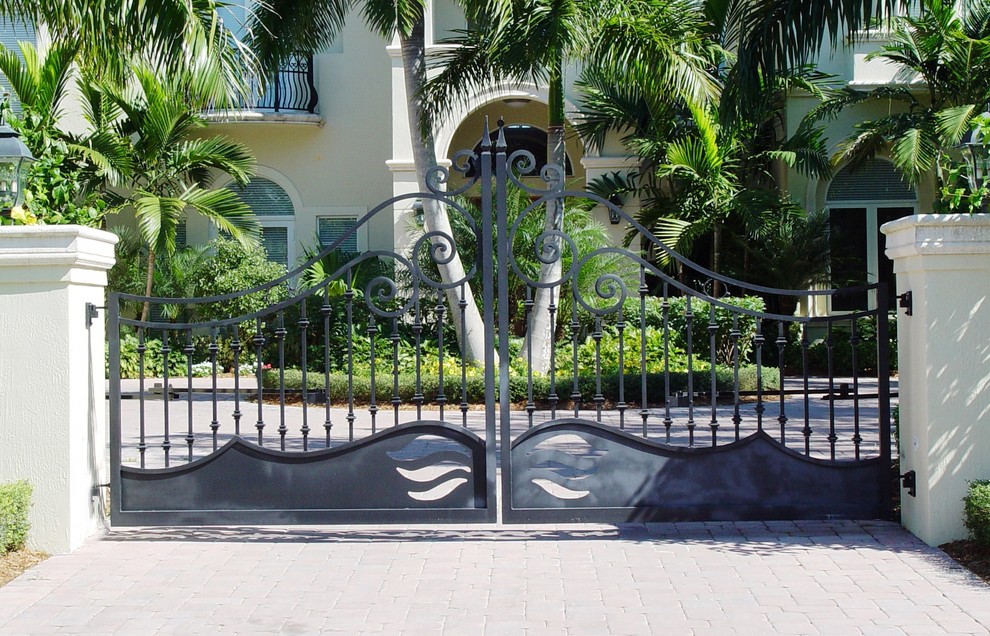 Tropical entryway in Miami.