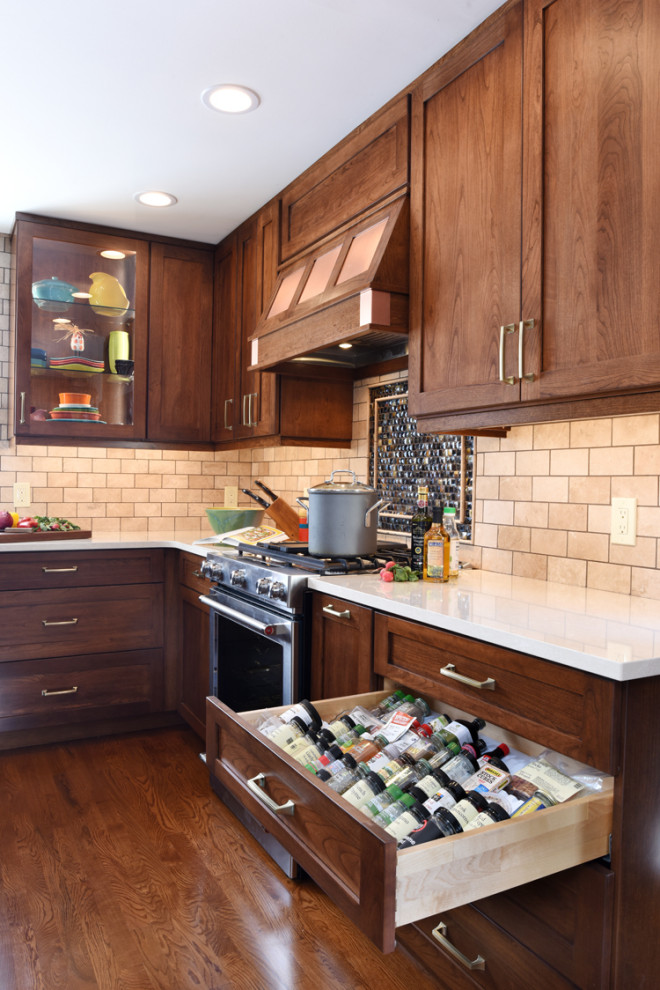 Inspiration for a transitional kitchen remodel in Columbus