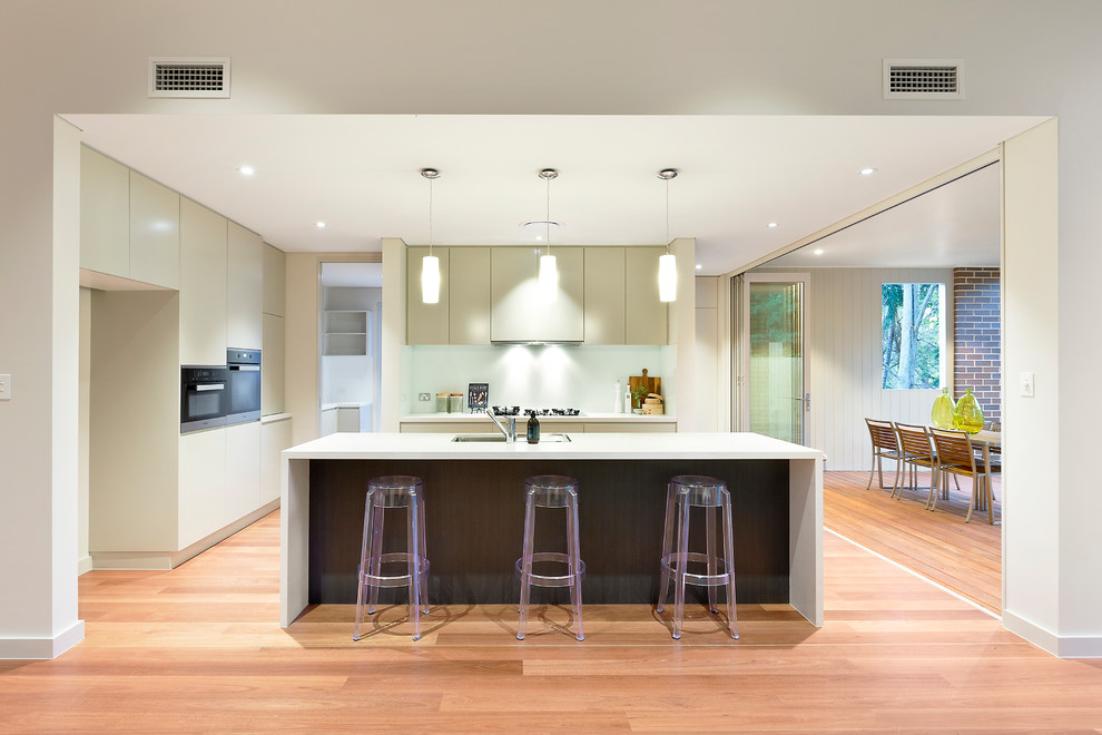 Photo of a contemporary kitchen in Sydney.