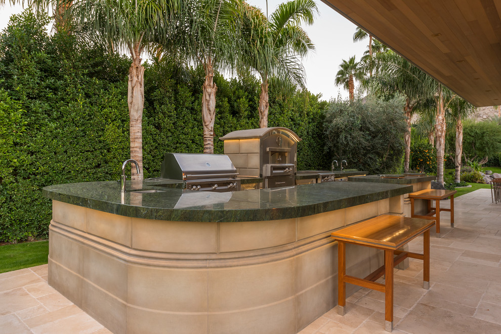 Inspiration for a transitional home design remodel in Los Angeles