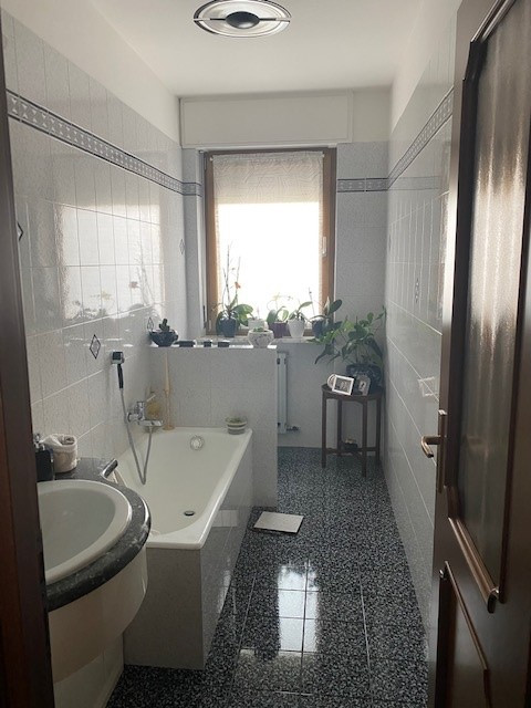 Il bagno padronale prima dell'intervento