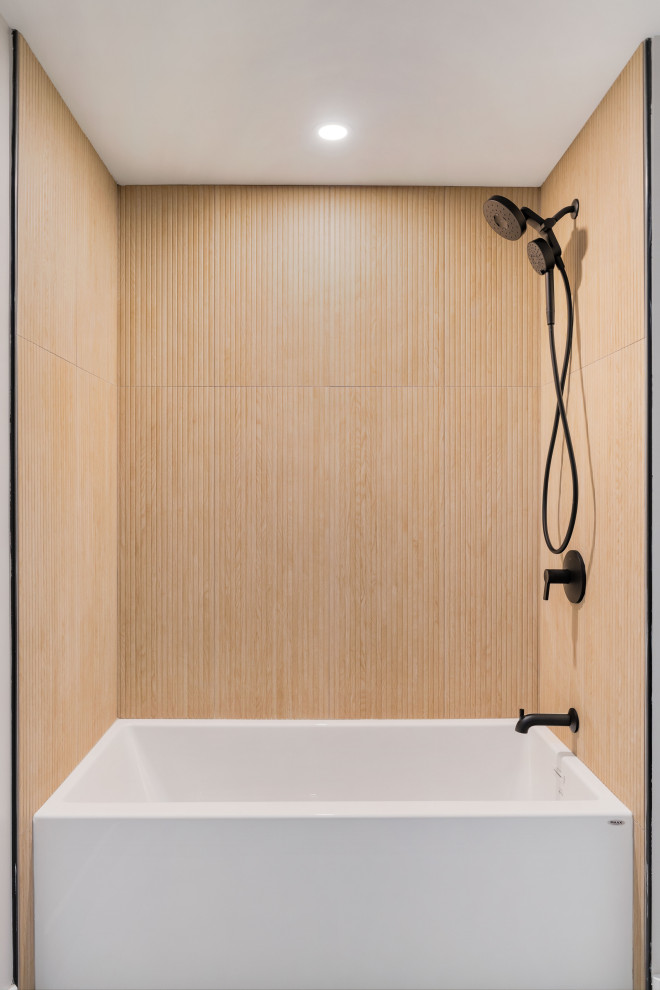 Example of a transitional bathroom design in Boston