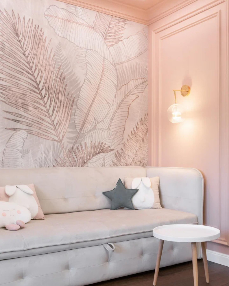 Интерьер детской комнаты в нежно-розовом цвете