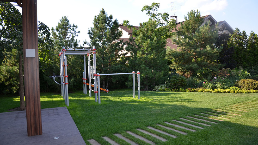 Современный сад в КП "Бенилюкс" вилла 2