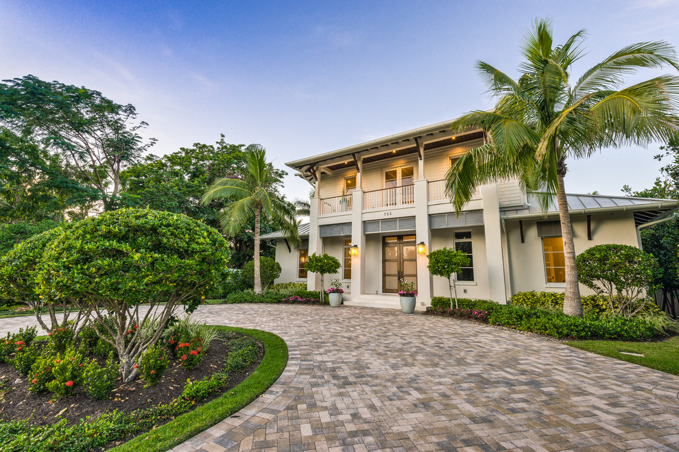 Inspiration for a transitional home design remodel in Miami