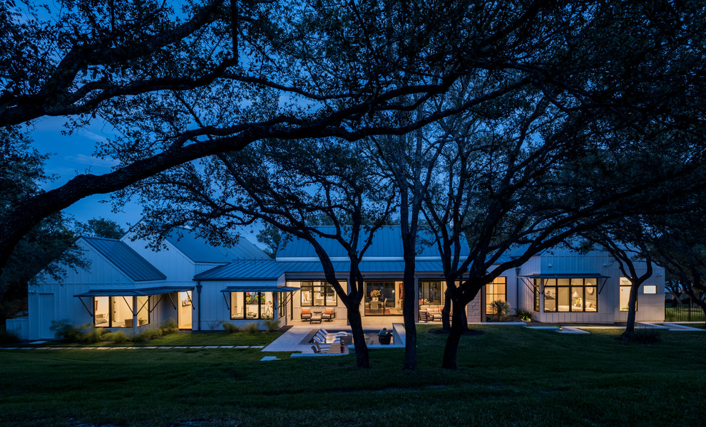 Home design - rustic home design idea in Austin
