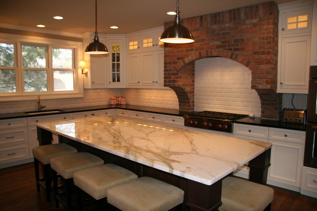 Calcutta Gold Marble Black Honed Granite Contemporary Grand