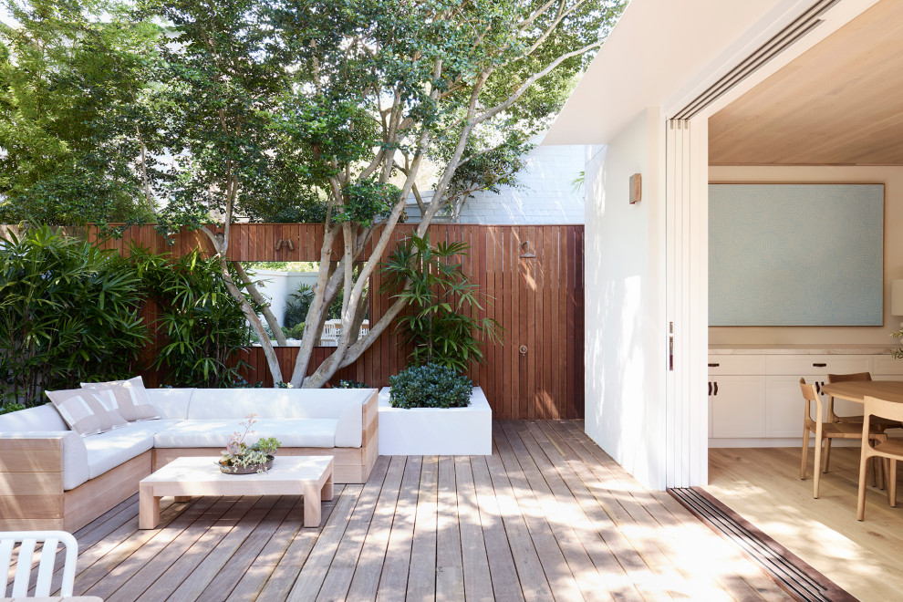 Deck - contemporary deck idea in Sydney
