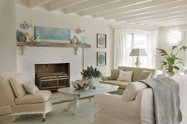 Living Room - Beach Style - Boston - by Molly Frey Design photo by Eric Roth