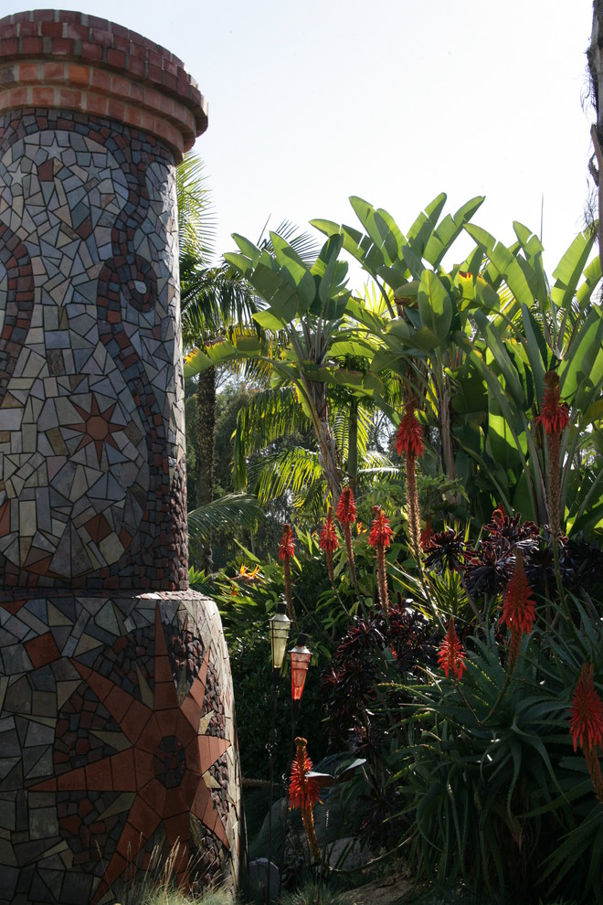 Photo of a mediterranean landscaping in San Diego.