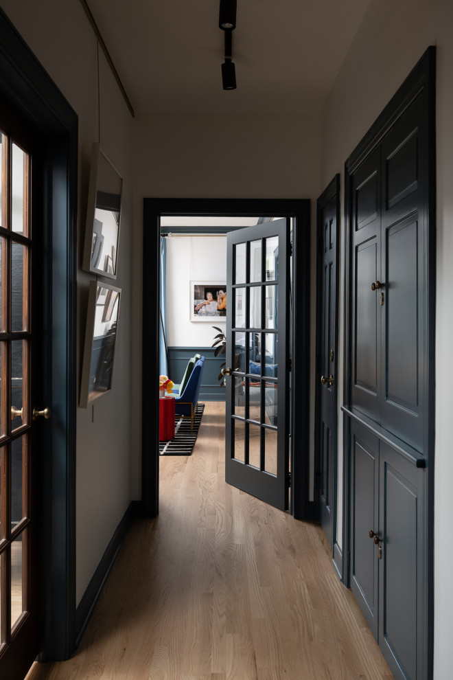Example of a transitional hallway design in Indianapolis
