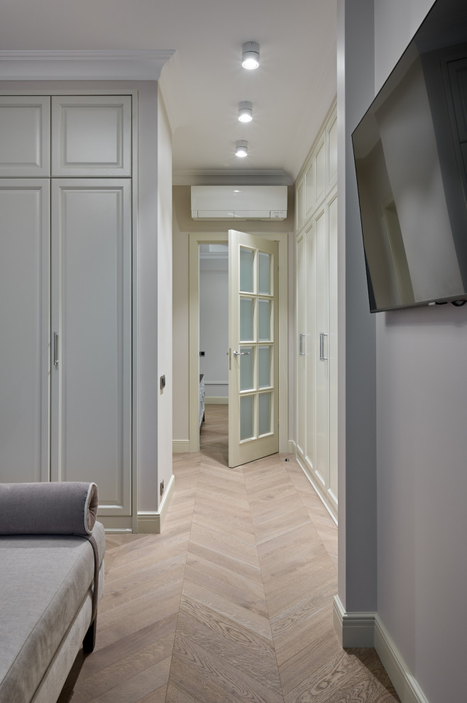 Много стекла в белом интерьере