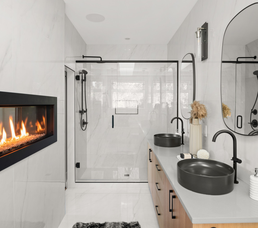 Inspiration for a transitional bathroom remodel in Vancouver