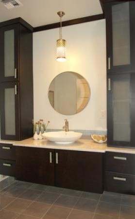 Example of a trendy bathroom design in New Orleans