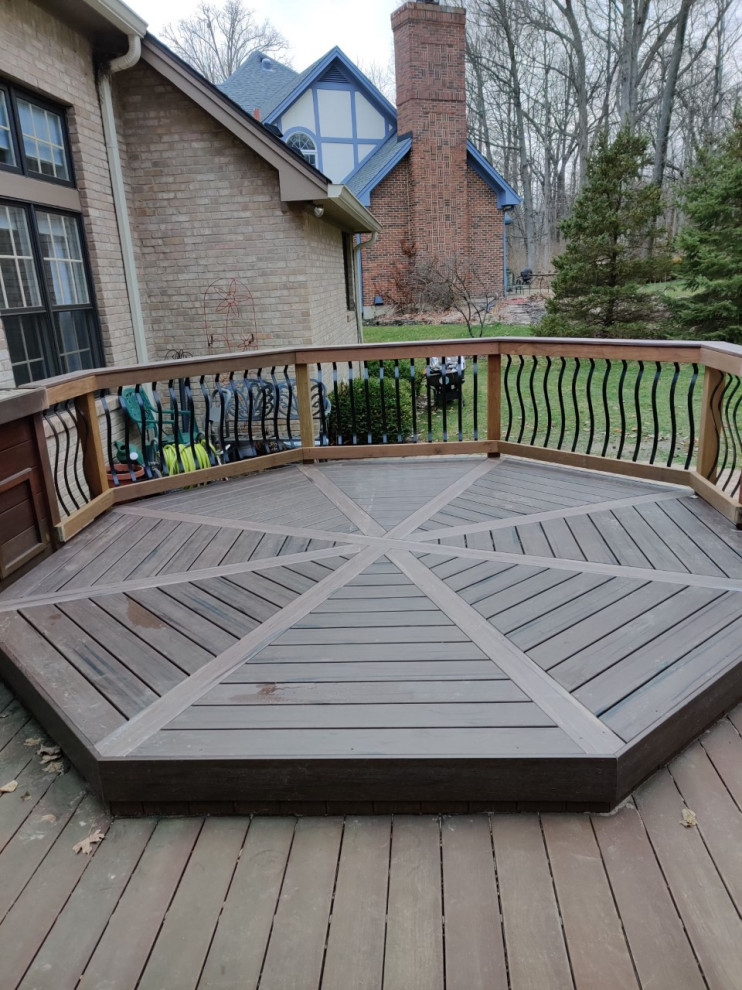 Example of a transitional deck design in Cincinnati
