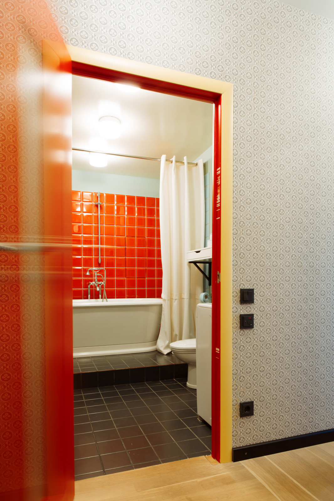 Квартира - студия: сибаритская ванная комната.