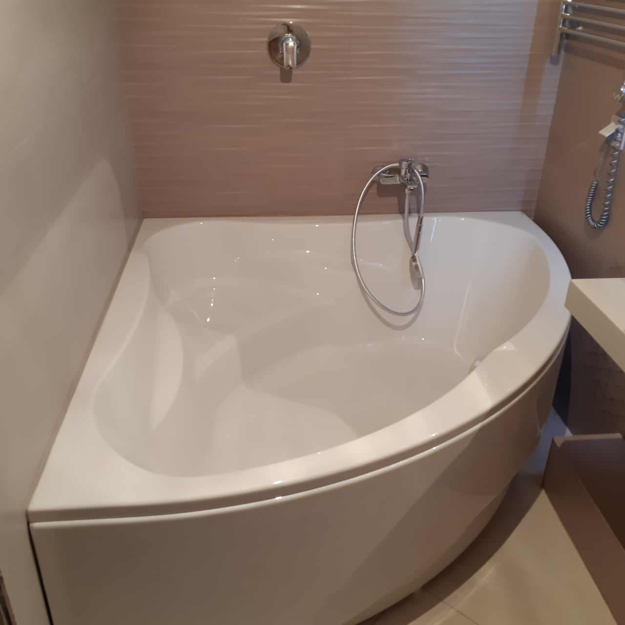 Спасённая ванная после 3их не умельцев .