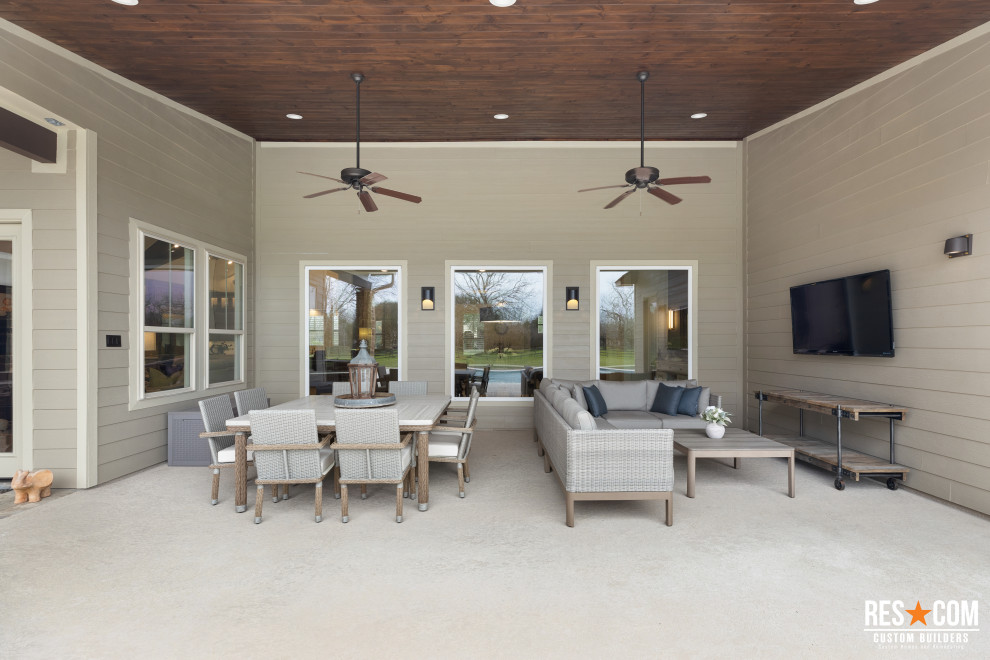 Rolling Woods - Outdoor Patio & Pool