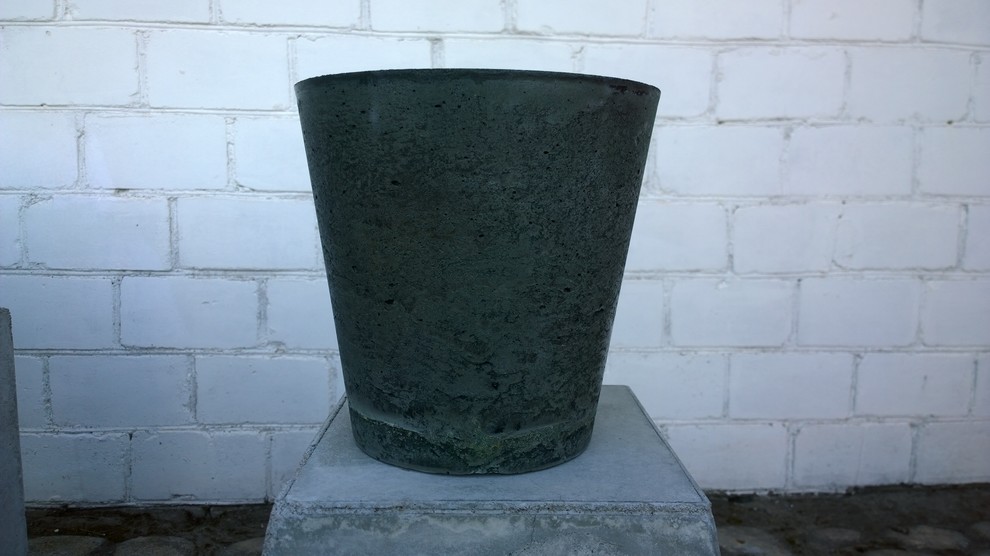 Кашпо из бетона