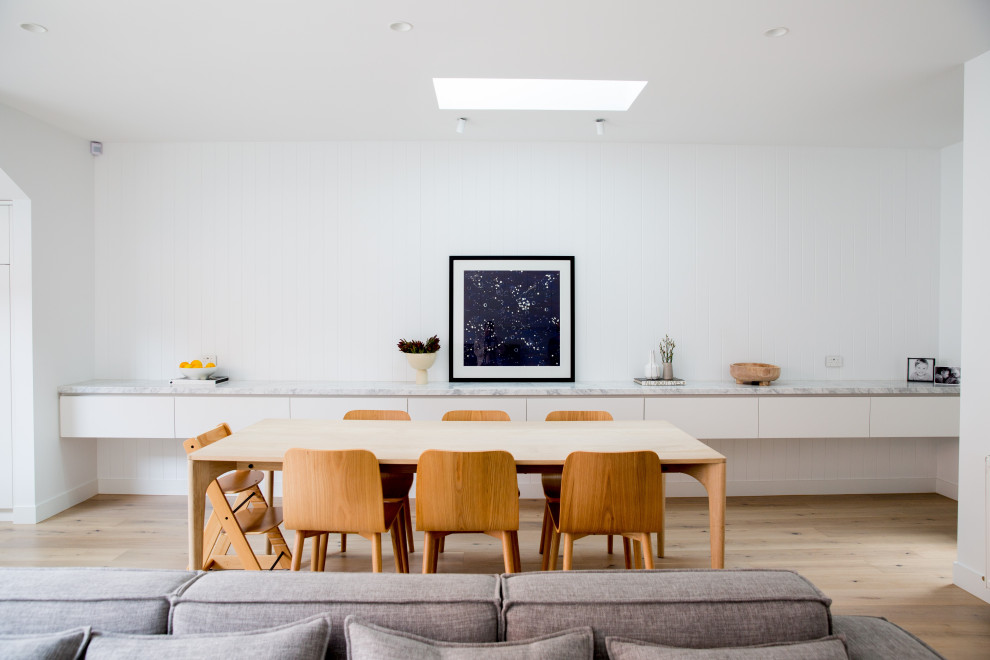 Design ideas for a contemporary dining room in Melbourne.