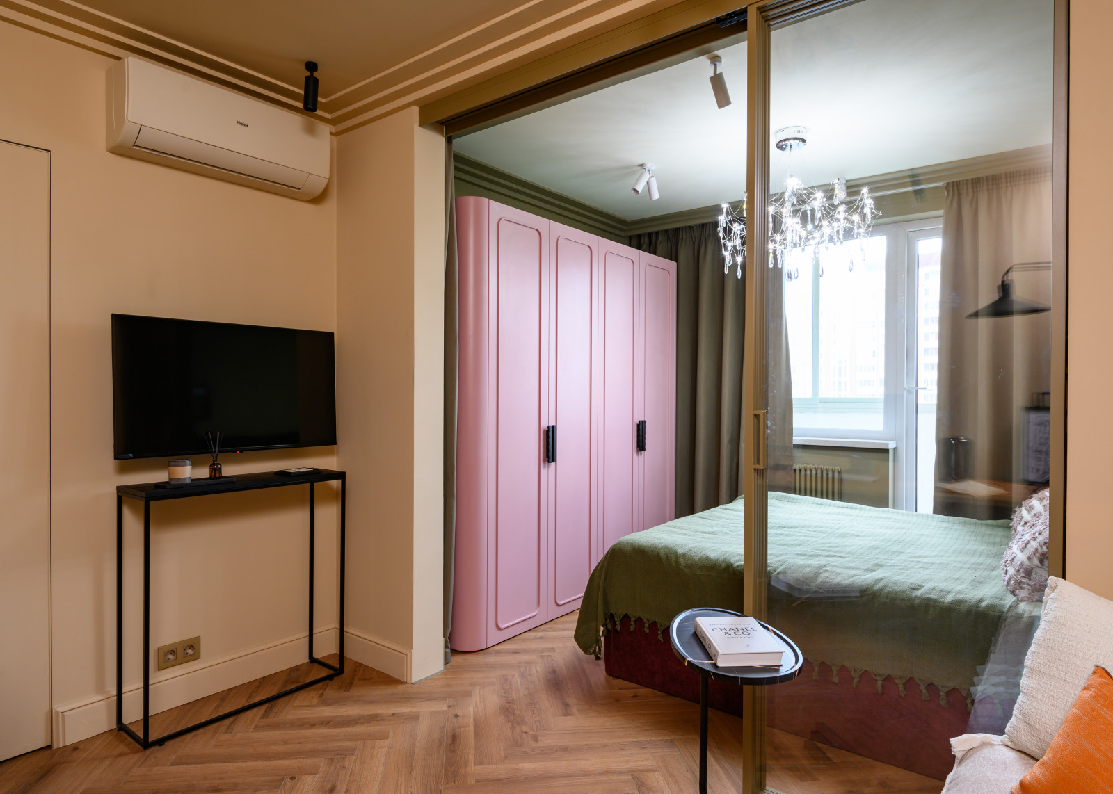 Шкаф для передачи "Квартирный вопрос"