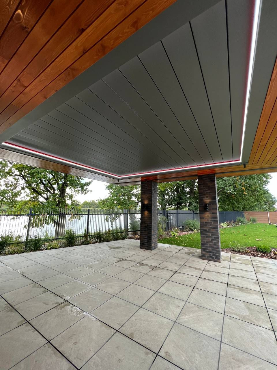 интегрированная биоклиматическая пергола