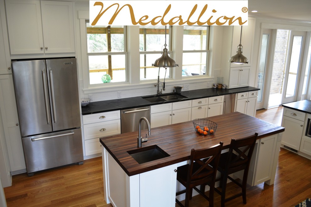 Crisp Modern Cottage