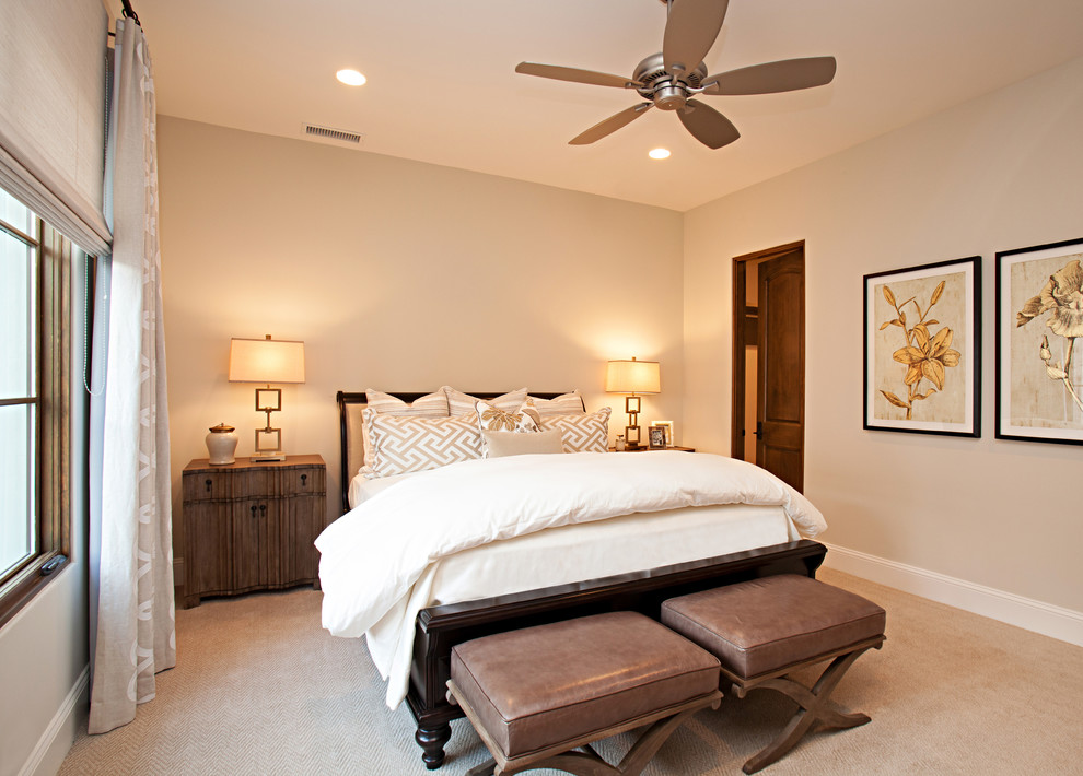 Inspiration for a mid-sized transitional guest bedroom in Los Angeles with beige walls, carpet and no fireplace.