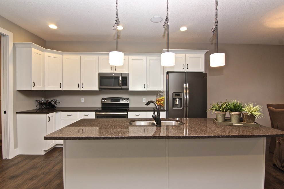 Transitional kitchen photo in Cedar Rapids
