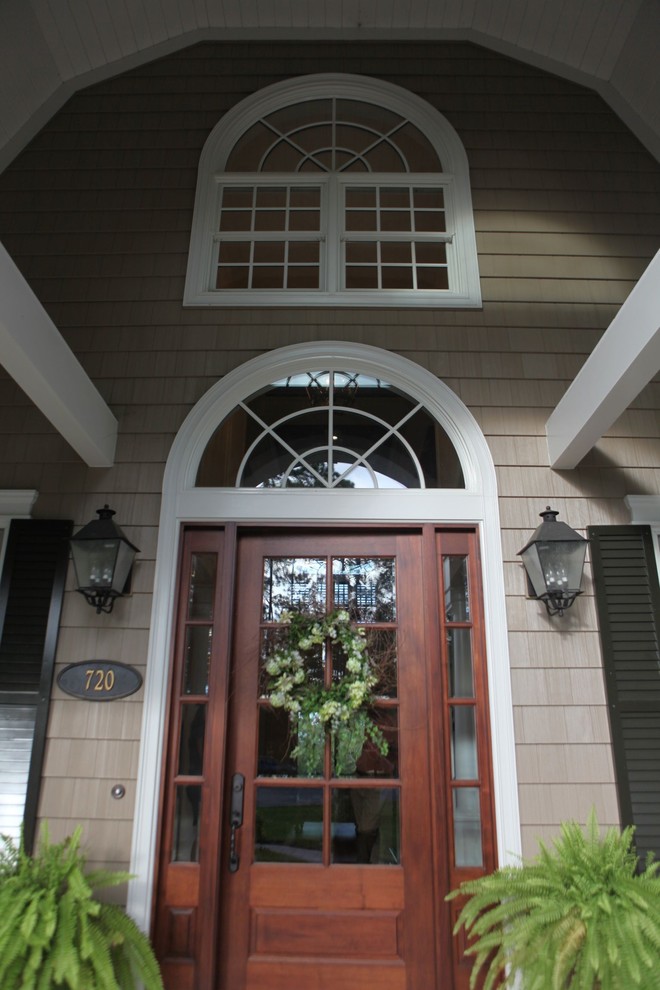 Traditional entryway in Jacksonville.