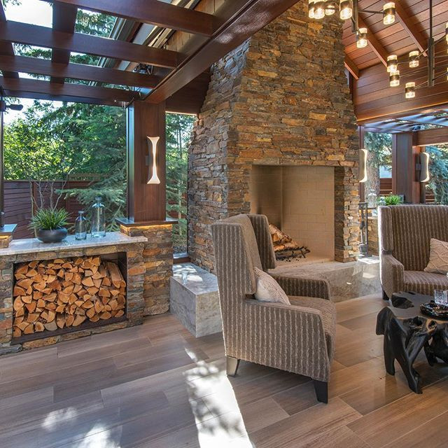 Home design - transitional home design idea in Calgary