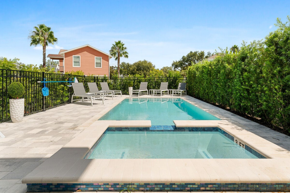 Inspiration for a transitional pool remodel in Orlando