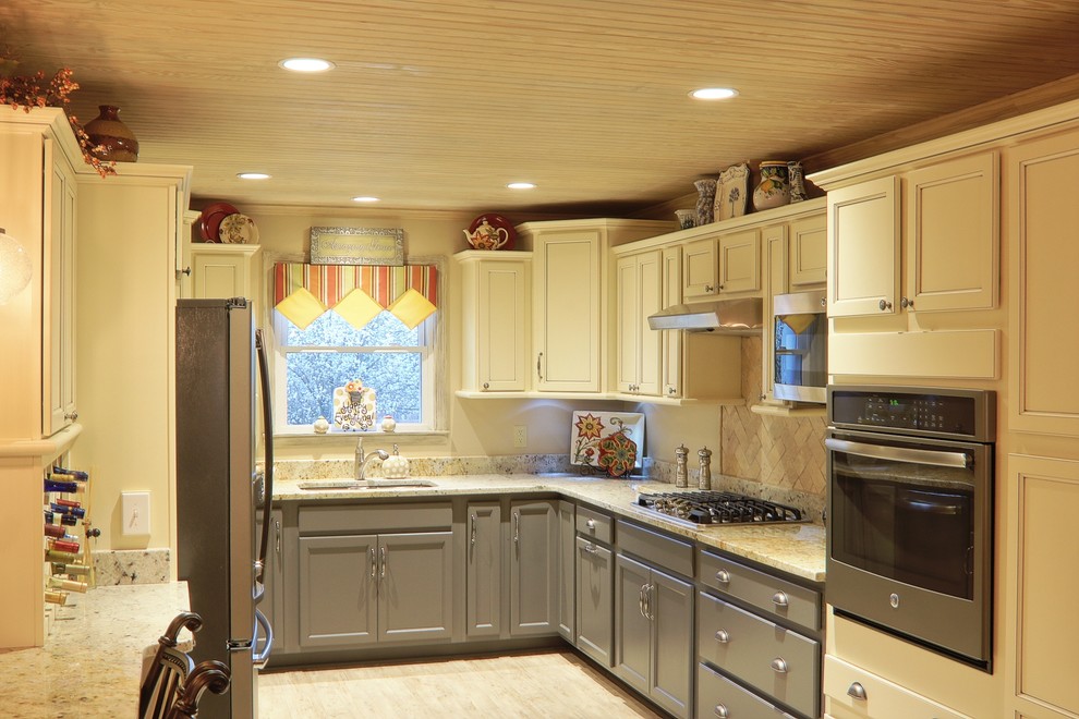 Kitchen - transitional kitchen idea