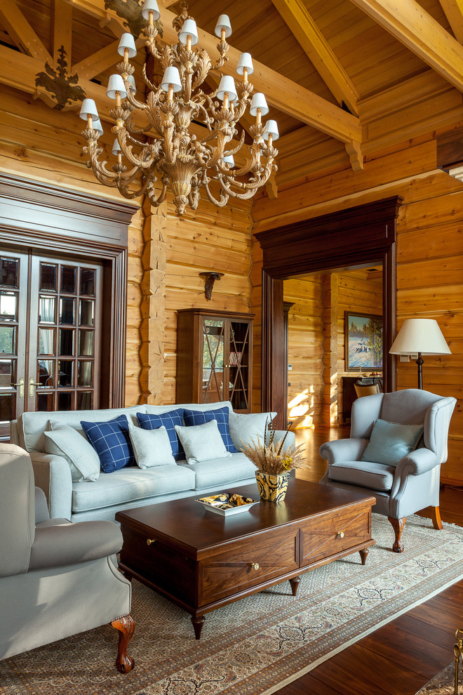 Деревянный дом в классическом стиле