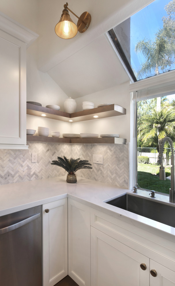 Home design - transitional home design idea in Orange County