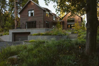 Riverside Landscape Designed for Exploration and Wonder (15 photos)