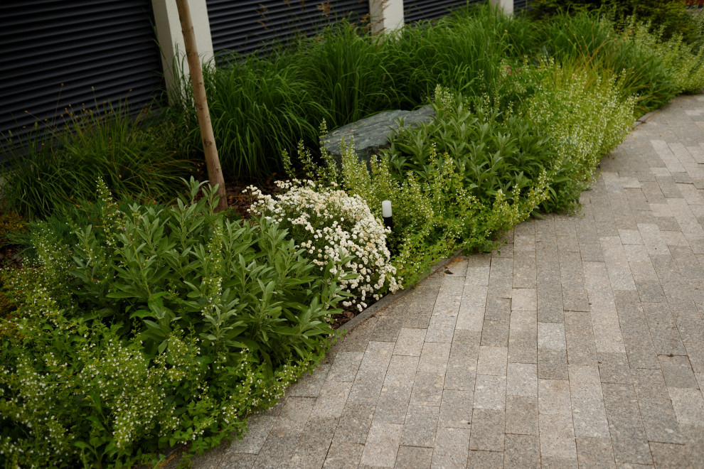 Сад с видом на Волгу