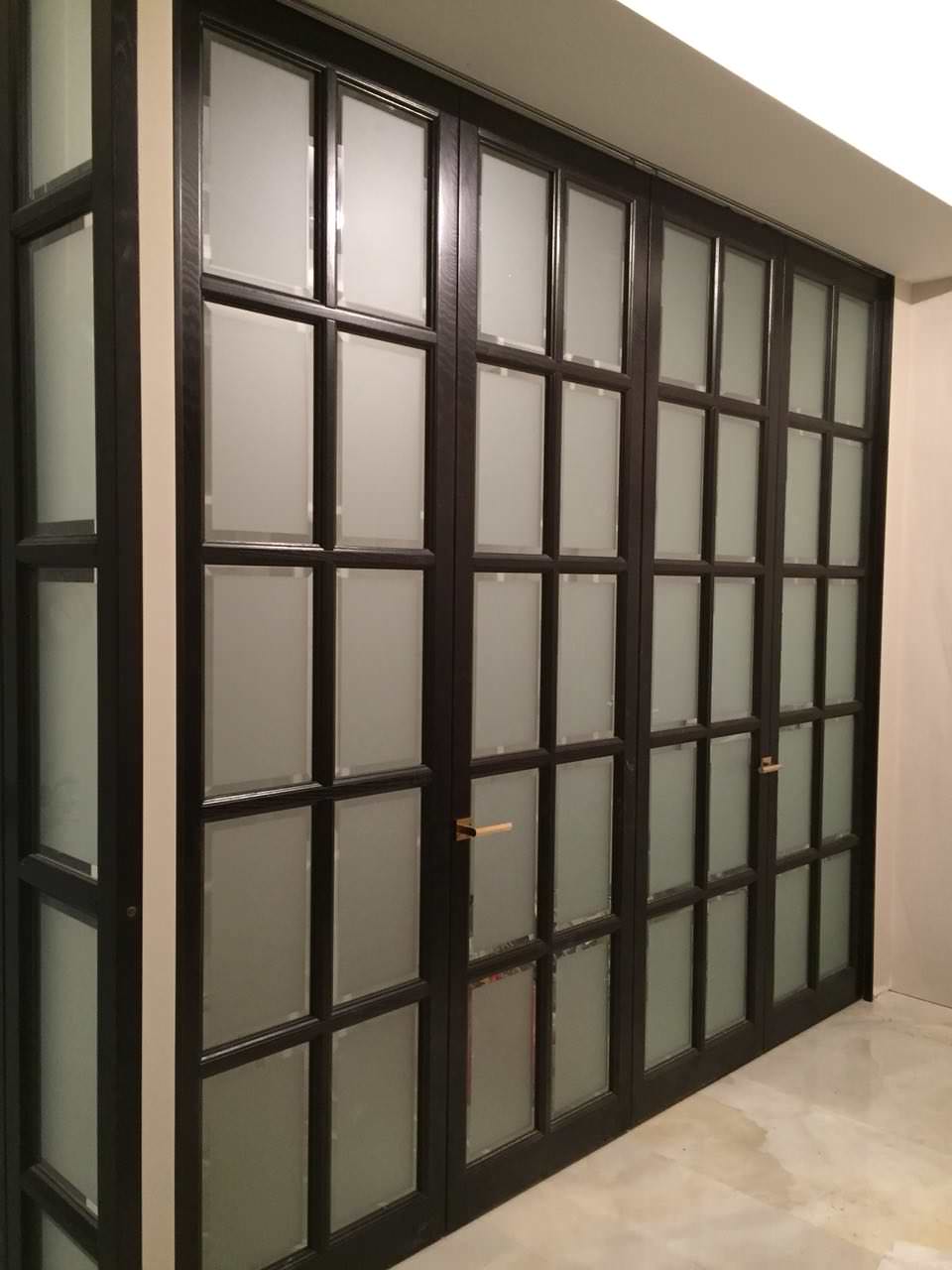 Двери книжки. Складные двери.